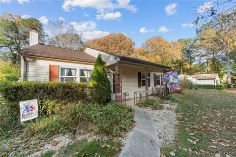 7177 Amherst Ln, Gloucester, VA 23061 photo 3