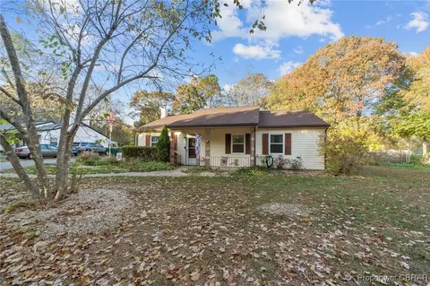 7177 Amherst Ln, Gloucester, VA 23061