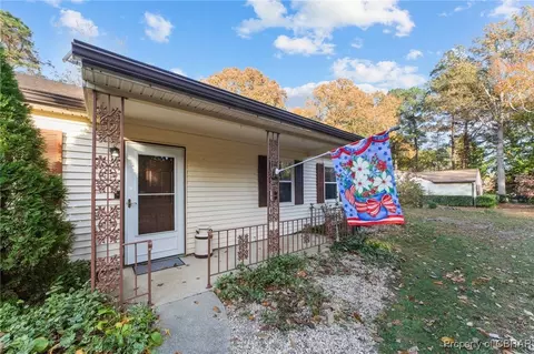 7177 Amherst Ln, Gloucester, VA 23061 photo 4
