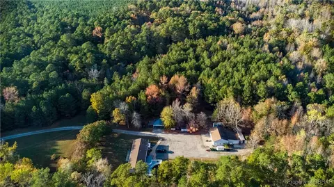 9823 Indian Rd, Gloucester, VA 23061 photo 2