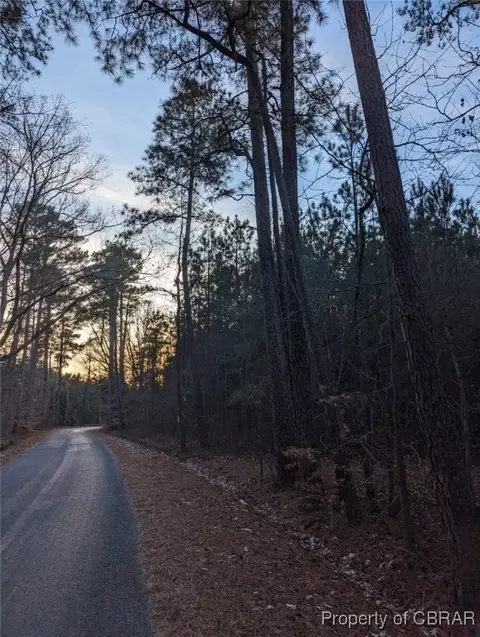 000 Ridgefield Rd, Mathews, VA 23109