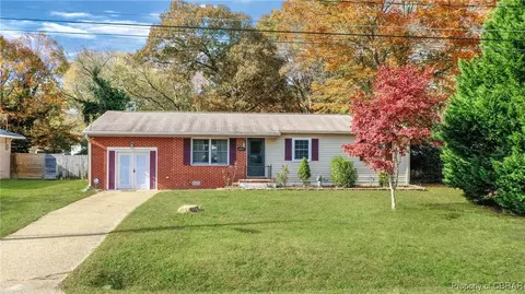 1807 Meadowview Dr, Yorktown, VA 23693