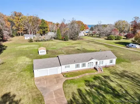 1413 Locust Grove Rd, Topping, VA 23169