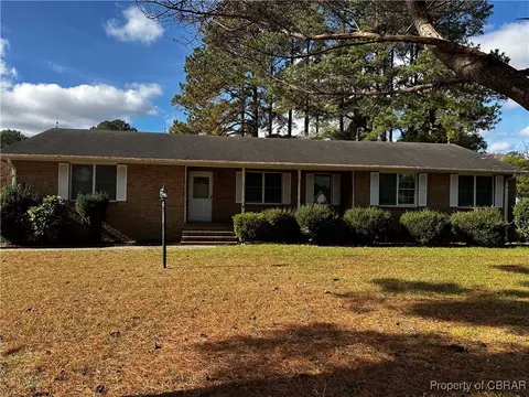318 Old Matthews Ln, Hallieford, VA 23068