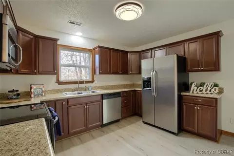 6359 Meadow Dr, Gloucester, VA 23061 photo 11