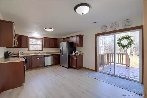 6359 Meadow Dr, Gloucester, VA 23061 photo 9