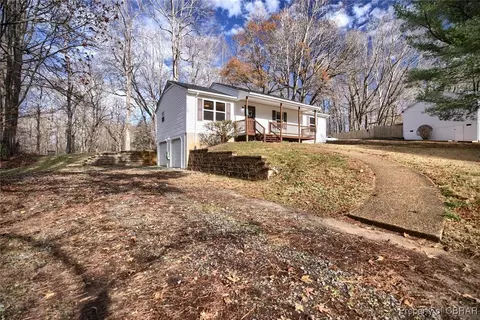 6359 Meadow Dr, Gloucester, VA 23061 photo 3