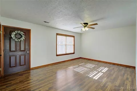 6359 Meadow Dr, Gloucester, VA 23061 photo 5