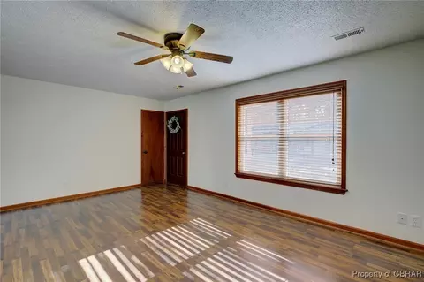 6359 Meadow Dr, Gloucester, VA 23061 photo 7