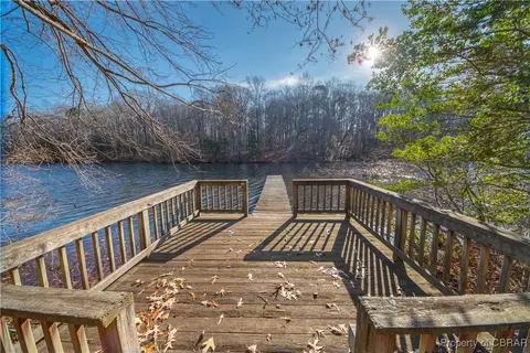 9819 Spring Branch Dr, Gloucester, VA 23061 photo 2