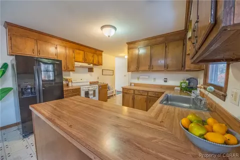 9819 Spring Branch Dr, Gloucester, VA 23061 photo 17