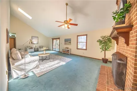 9819 Spring Branch Dr, Gloucester, VA 23061 photo 7