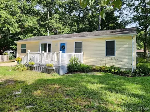 7809 Ark Rd, Gloucester, VA 23061