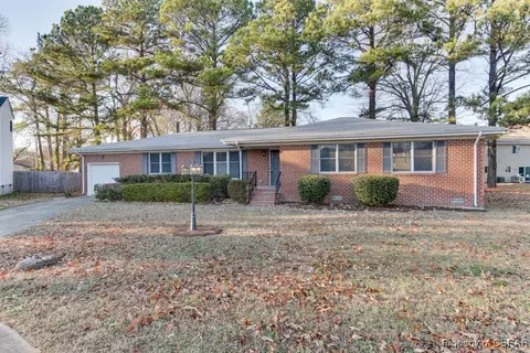 15 Edith Key St, Hampton, VA 23666 photo 3