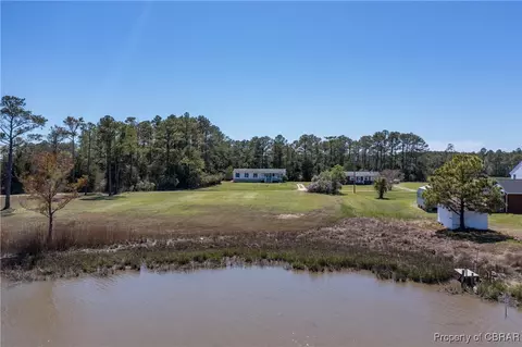 414 Piney Point Rd, Onemo, VA 23130