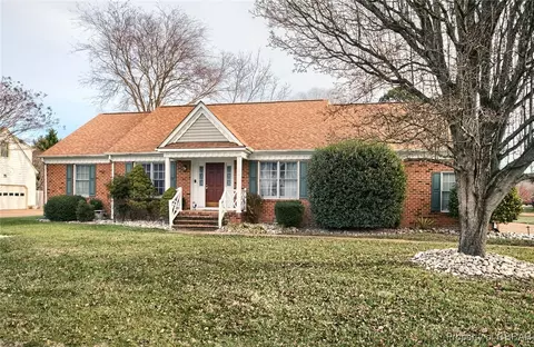 207 Blair Dr, Yorktown, VA 23692