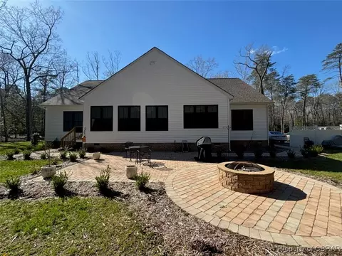 11293 Bayport Lndg, Gloucester, VA 23061 photo 2