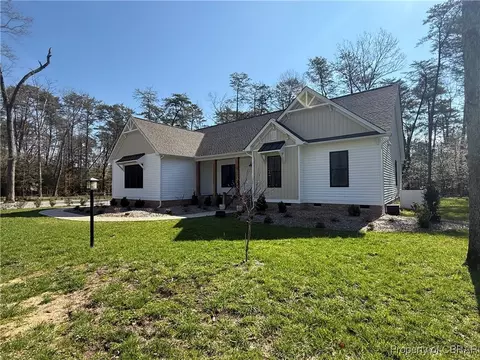 11293 Bayport Lndg, Gloucester, VA 23061 photo 5