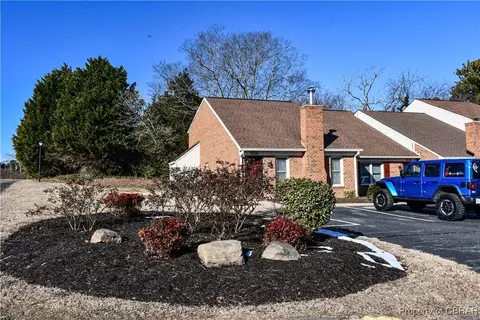 7693 The Points Pl #1005, Gloucester Point, VA 23062