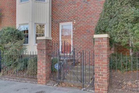 209 Eaton St, Hampton, VA 23669 photo 4
