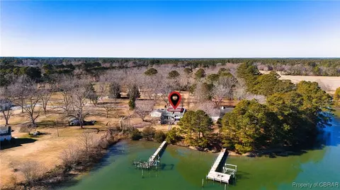 366 Pecan Ln, Cardinal, VA 23025