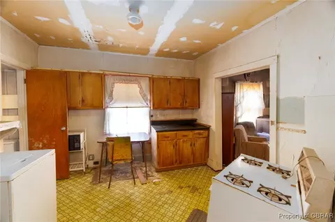 8429 Back Creek Rd, Gloucester, VA 23061 photo 9