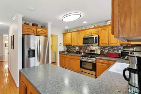 9803 Spring Branch Dr, North, VA 23128 photo 10