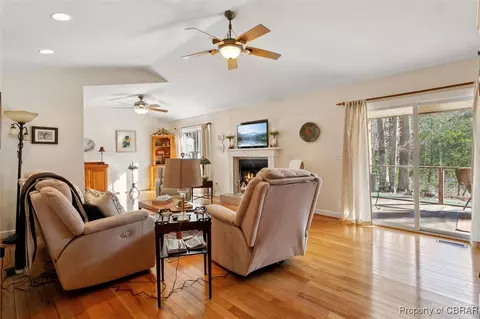 9803 Spring Branch Dr, North, VA 23128 photo 4