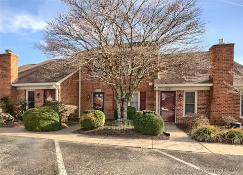 7706 The Points Pl, Gloucester Point, VA 23062