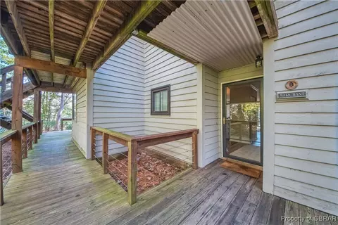 97 Villa Ridge Dr #B, Hartfield, VA 23071