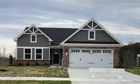 70 Grace Hill Cir, Kilmarnock, VA 22482