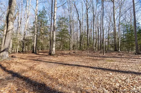22 04 Ac Lockmorr Ln, Gloucester, VA 23061 photo 2