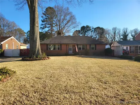 89 Robinson Dr, Newport News, VA 23601