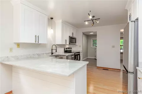 4886 Rosewell Dr, Gloucester, VA 23061 photo 4