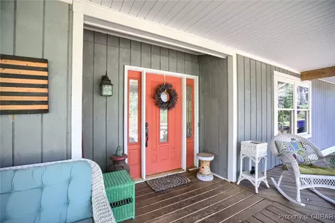 211 Barcroft Dr, Yorktown, VA 23692