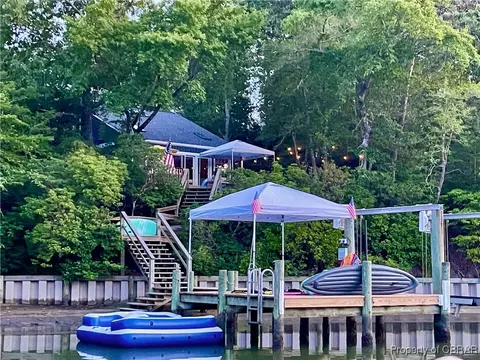 399 Farmers Dell Ln, Deltaville, VA 23043