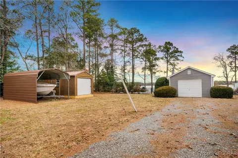 12175 Roane Ave, Gloucester, VA 23061 photo 10