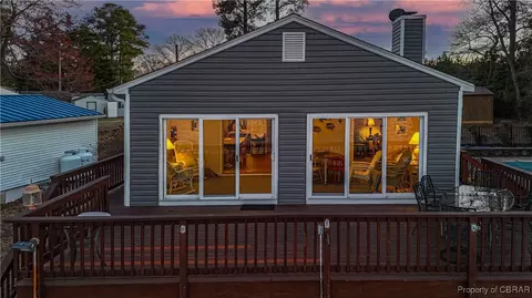 12175 Roane Ave, Gloucester, VA 23061 photo 5