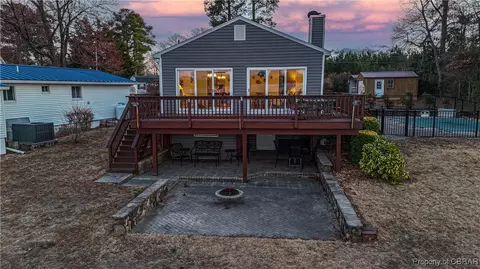 12175 Roane Ave, Gloucester, VA 23061 photo 3