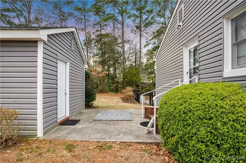 12175 Roane Ave, Gloucester, VA 23061 photo 13