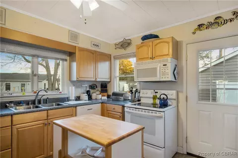 12175 Roane Ave, Gloucester, VA 23061 photo 35