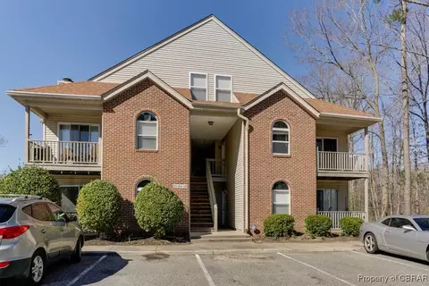 520 Mary Robert Ln #201, Newport News, VA 23608
