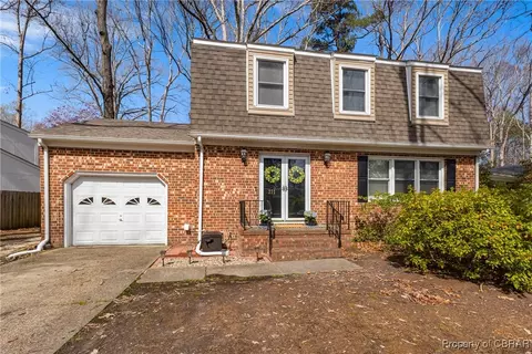 271 Batson Dr, Newport News, VA 23602
