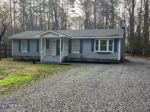 596 Lancelot, Reedville, VA 22539