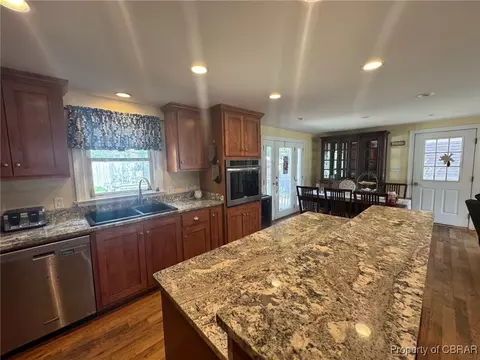 7419 Dehardit Ave, Gloucester Point, VA 23062 photo 4