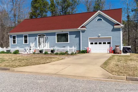6723 Cox Ave, Gloucester, VA 23061