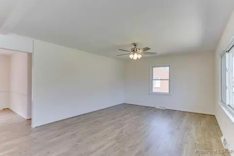 17 Briar Dr, Hampton, VA 23661 photo 6