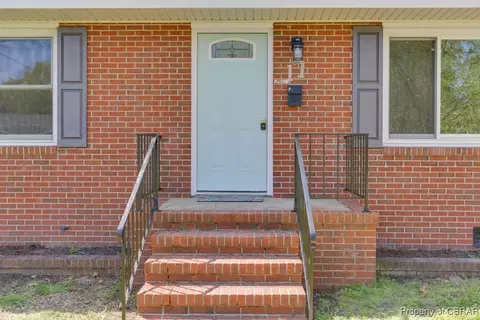 17 Briar Dr, Hampton, VA 23661 photo 4