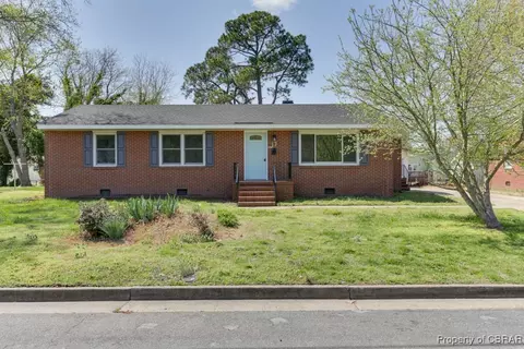 17 Briar Dr, Hampton, VA 23661 photo 2