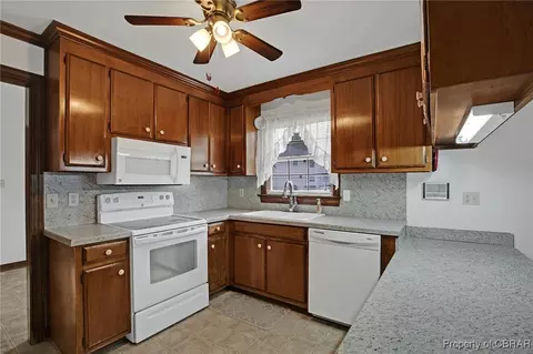 5988 Lamberth Ln, Gloucester, VA 23061 photo 14